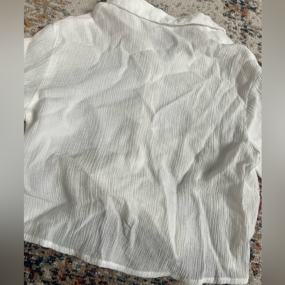 Girls H&M cropped Cream Button-Down Shirt - Picture 4 of 5